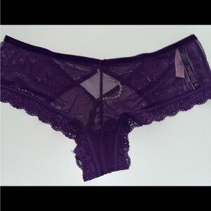 Victoria’s Secret Cheeky Panty (L)!